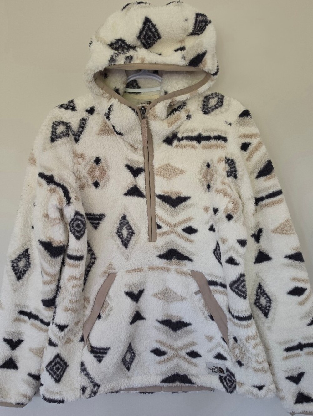 The North Face Women's Cream Aztec Pullover Sherpa Hoodie Size Small.Fall/winter